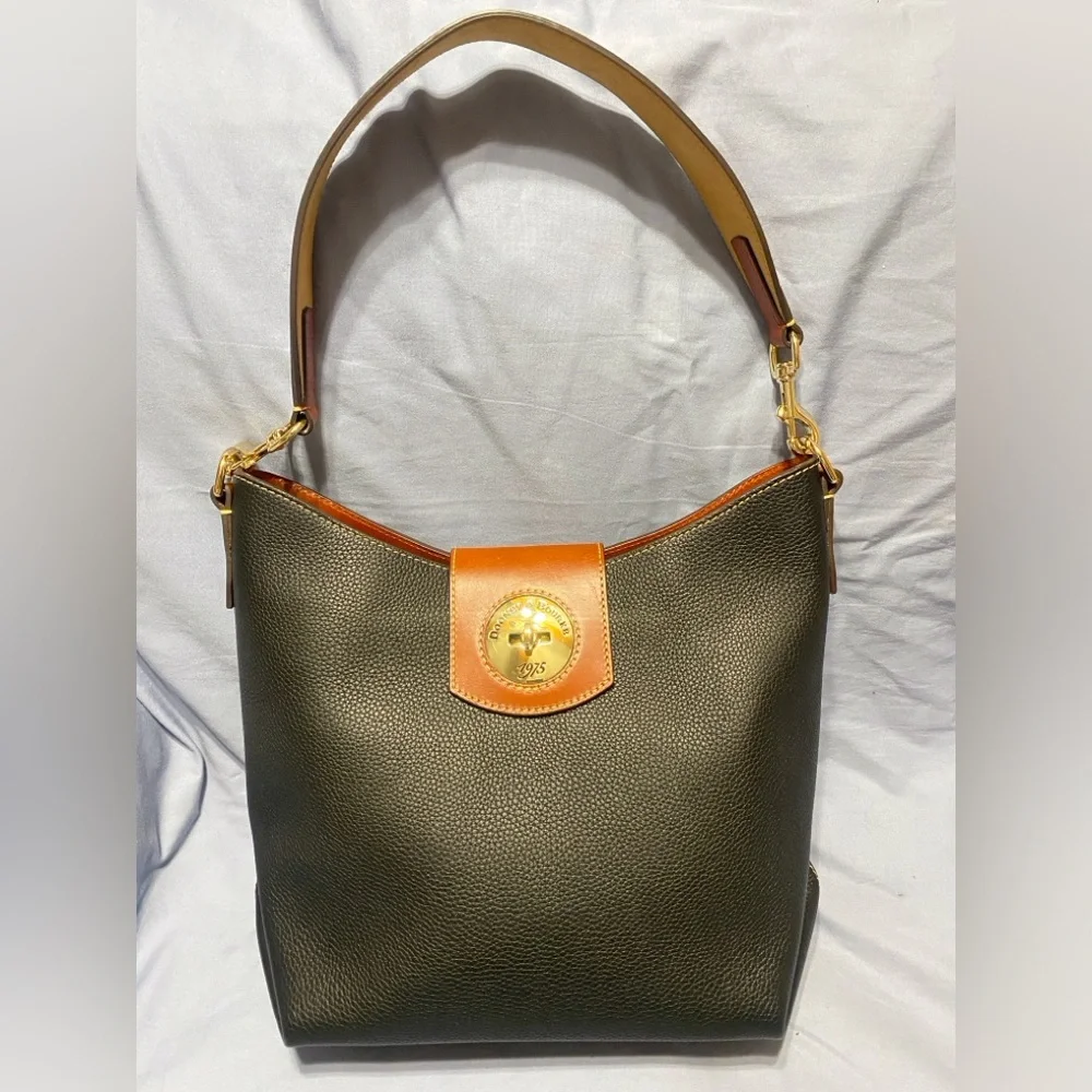 EUC Dooney & Bourke Pebble Grain Lg Black 30 Sac Hobo Shoulder Bag - Picture 1 of 12